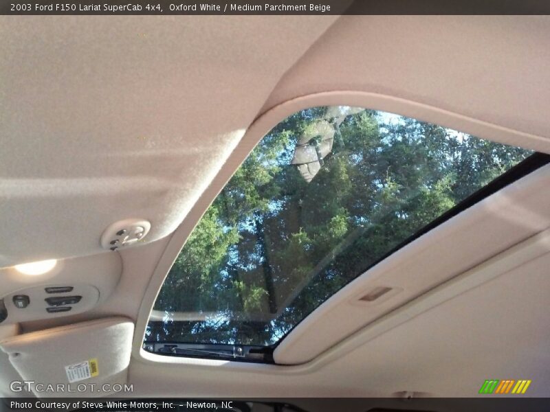 Oxford White / Medium Parchment Beige 2003 Ford F150 Lariat SuperCab 4x4