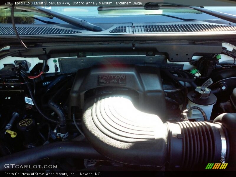 Oxford White / Medium Parchment Beige 2003 Ford F150 Lariat SuperCab 4x4