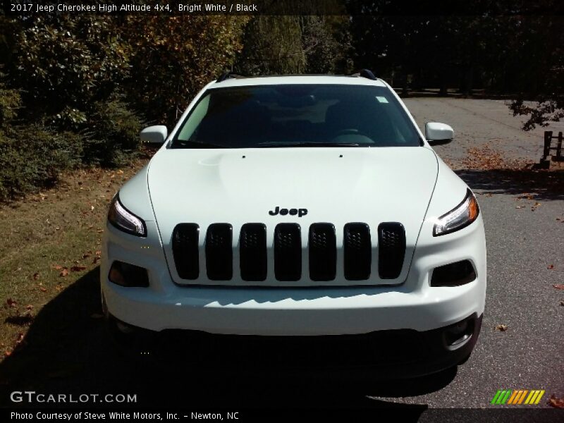 Bright White / Black 2017 Jeep Cherokee High Altitude 4x4