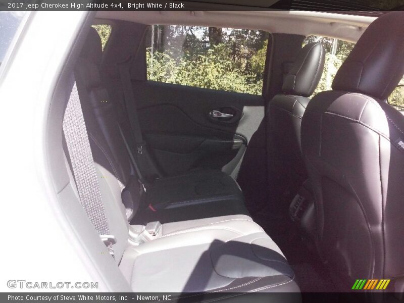 Bright White / Black 2017 Jeep Cherokee High Altitude 4x4