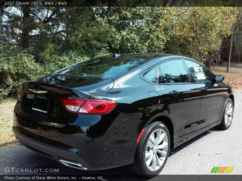 Black / Black 2017 Chrysler 200 S