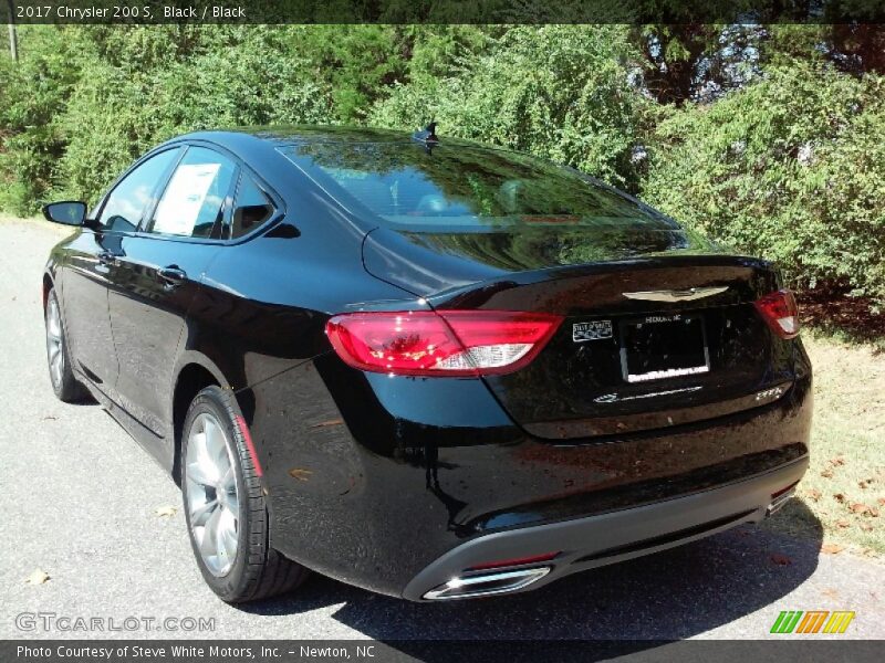 Black / Black 2017 Chrysler 200 S