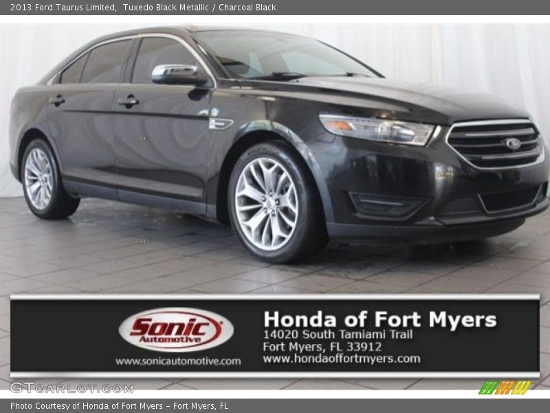 Tuxedo Black Metallic / Charcoal Black 2013 Ford Taurus Limited