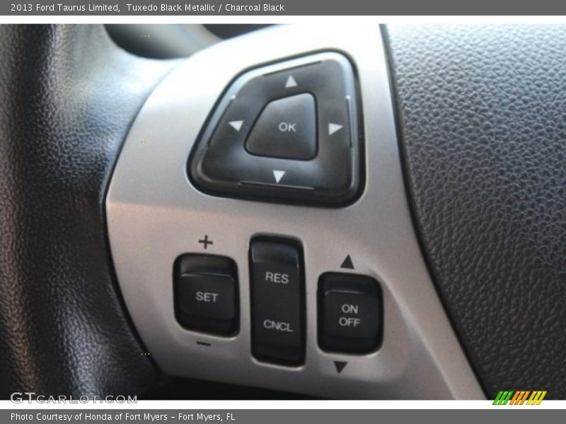 Tuxedo Black Metallic / Charcoal Black 2013 Ford Taurus Limited