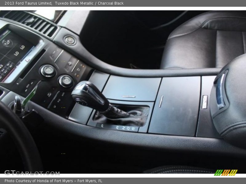 Tuxedo Black Metallic / Charcoal Black 2013 Ford Taurus Limited