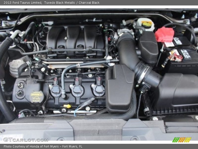 Tuxedo Black Metallic / Charcoal Black 2013 Ford Taurus Limited