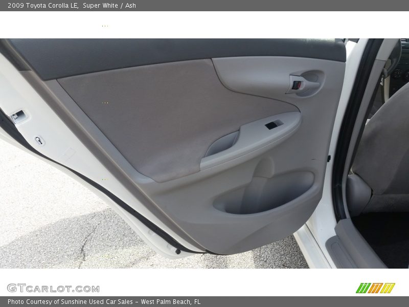 Super White / Ash 2009 Toyota Corolla LE