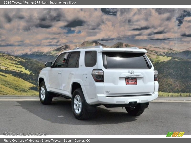 Super White / Black 2016 Toyota 4Runner SR5 4x4