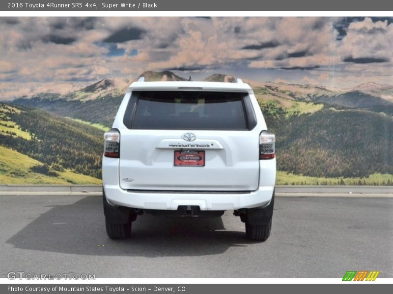 Super White / Black 2016 Toyota 4Runner SR5 4x4