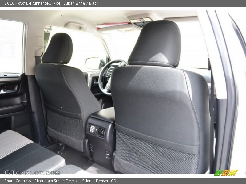 Super White / Black 2016 Toyota 4Runner SR5 4x4