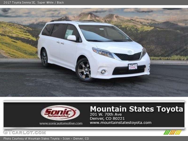 Super White / Black 2017 Toyota Sienna SE