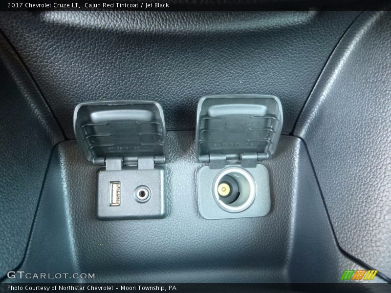 Cajun Red Tintcoat / Jet Black 2017 Chevrolet Cruze LT