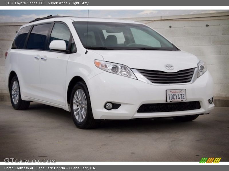 Super White / Light Gray 2014 Toyota Sienna XLE