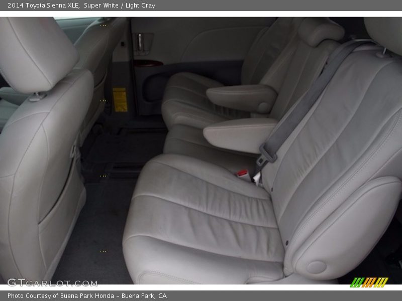 Super White / Light Gray 2014 Toyota Sienna XLE