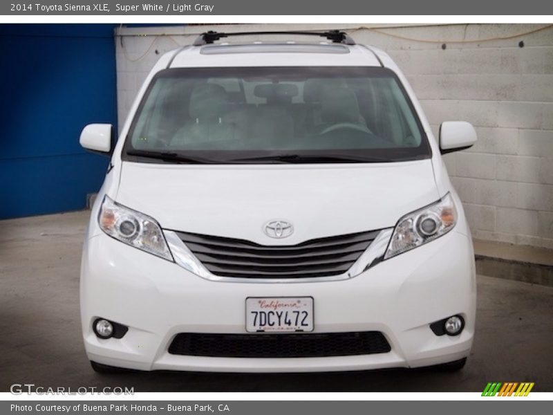 Super White / Light Gray 2014 Toyota Sienna XLE