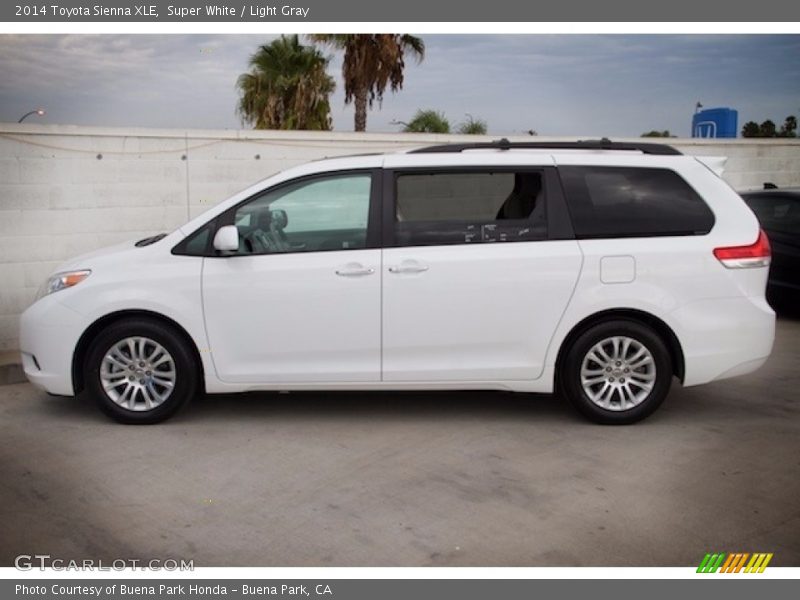 Super White / Light Gray 2014 Toyota Sienna XLE