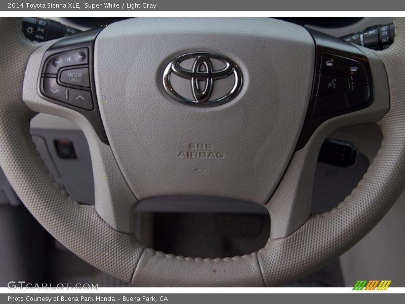 Super White / Light Gray 2014 Toyota Sienna XLE