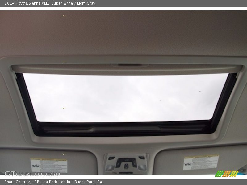 Super White / Light Gray 2014 Toyota Sienna XLE