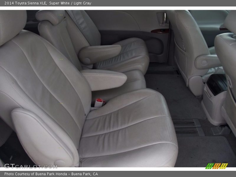 Super White / Light Gray 2014 Toyota Sienna XLE