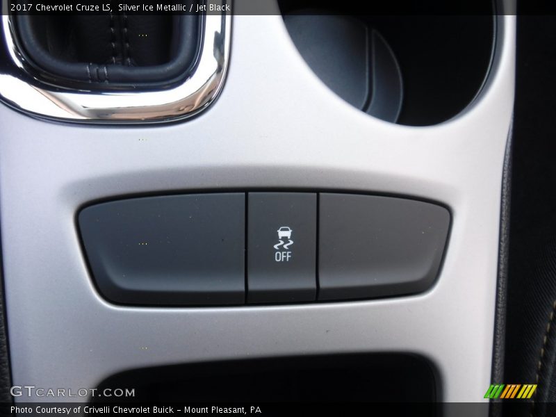 Silver Ice Metallic / Jet Black 2017 Chevrolet Cruze LS