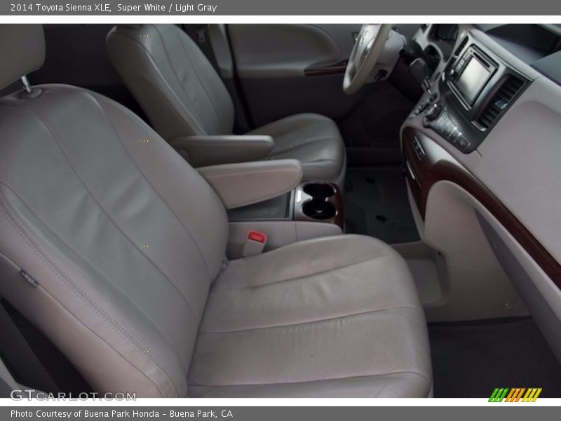 Super White / Light Gray 2014 Toyota Sienna XLE