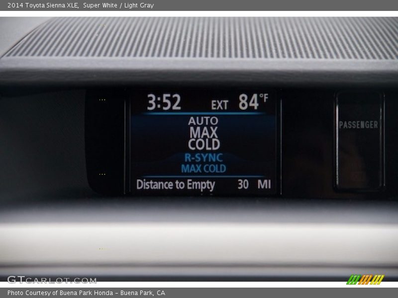 Super White / Light Gray 2014 Toyota Sienna XLE