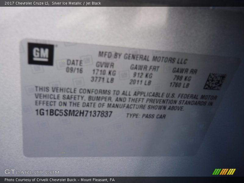 Silver Ice Metallic / Jet Black 2017 Chevrolet Cruze LS