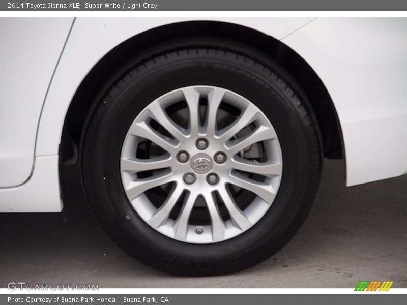 Super White / Light Gray 2014 Toyota Sienna XLE