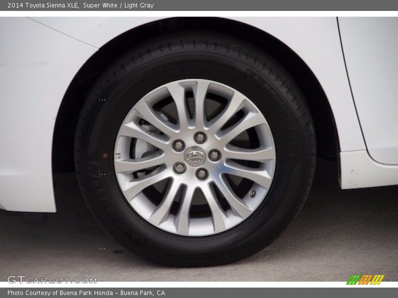 Super White / Light Gray 2014 Toyota Sienna XLE