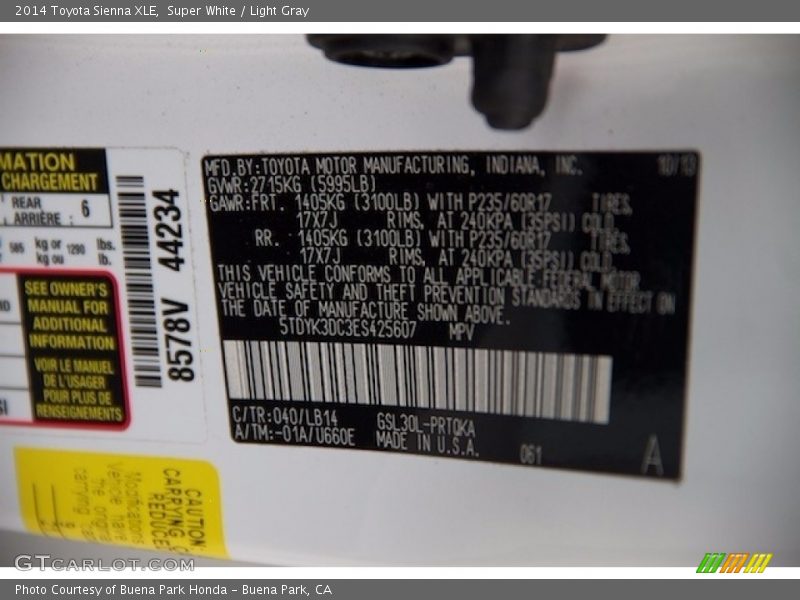 Super White / Light Gray 2014 Toyota Sienna XLE