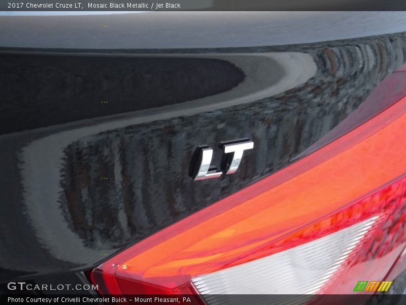 Mosaic Black Metallic / Jet Black 2017 Chevrolet Cruze LT