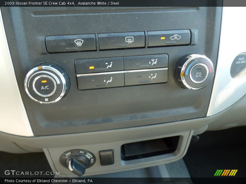 Avalanche White / Steel 2009 Nissan Frontier SE Crew Cab 4x4