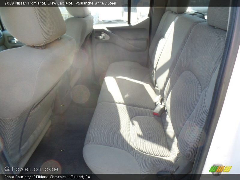 Avalanche White / Steel 2009 Nissan Frontier SE Crew Cab 4x4