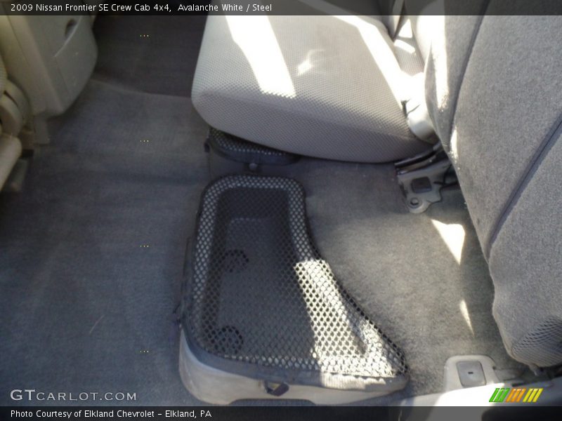 Avalanche White / Steel 2009 Nissan Frontier SE Crew Cab 4x4