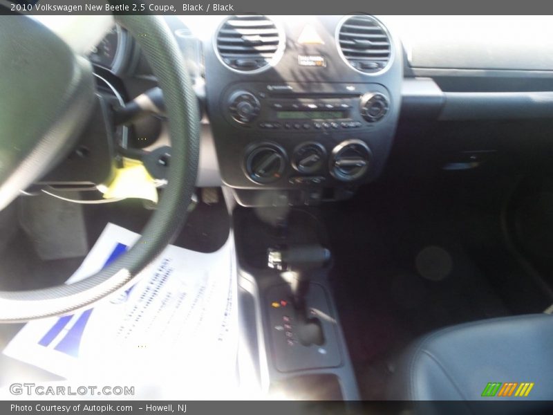 Black / Black 2010 Volkswagen New Beetle 2.5 Coupe