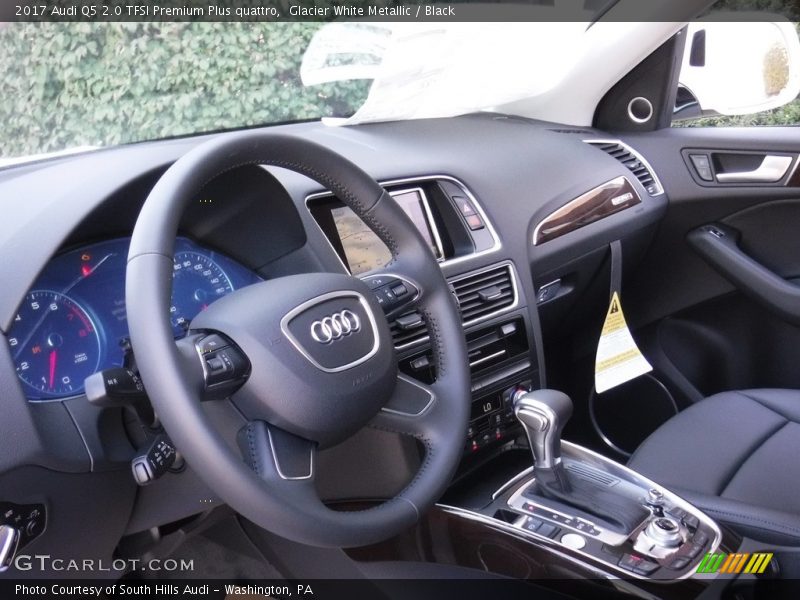 Glacier White Metallic / Black 2017 Audi Q5 2.0 TFSI Premium Plus quattro