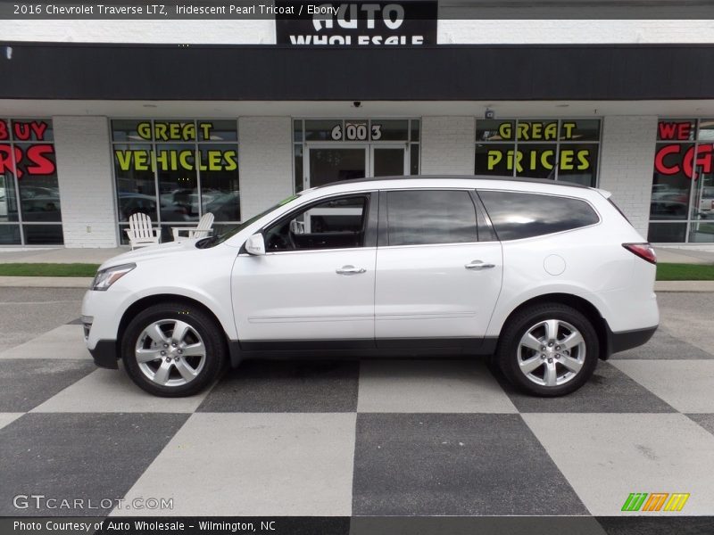 Iridescent Pearl Tricoat / Ebony 2016 Chevrolet Traverse LTZ