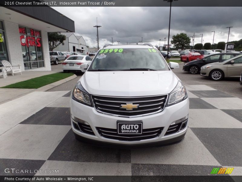Iridescent Pearl Tricoat / Ebony 2016 Chevrolet Traverse LTZ
