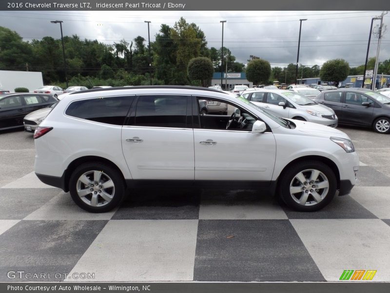 Iridescent Pearl Tricoat / Ebony 2016 Chevrolet Traverse LTZ