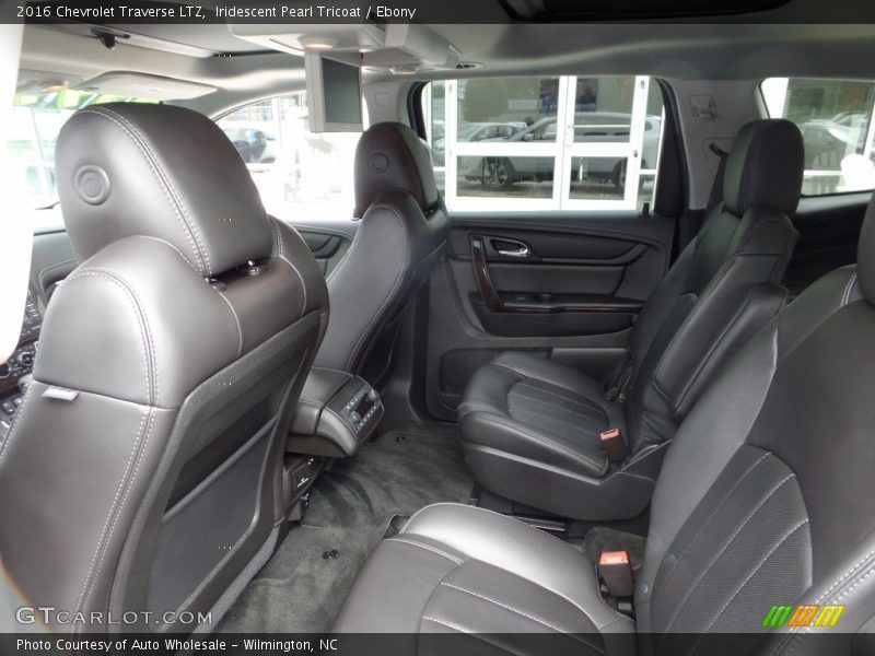 Iridescent Pearl Tricoat / Ebony 2016 Chevrolet Traverse LTZ
