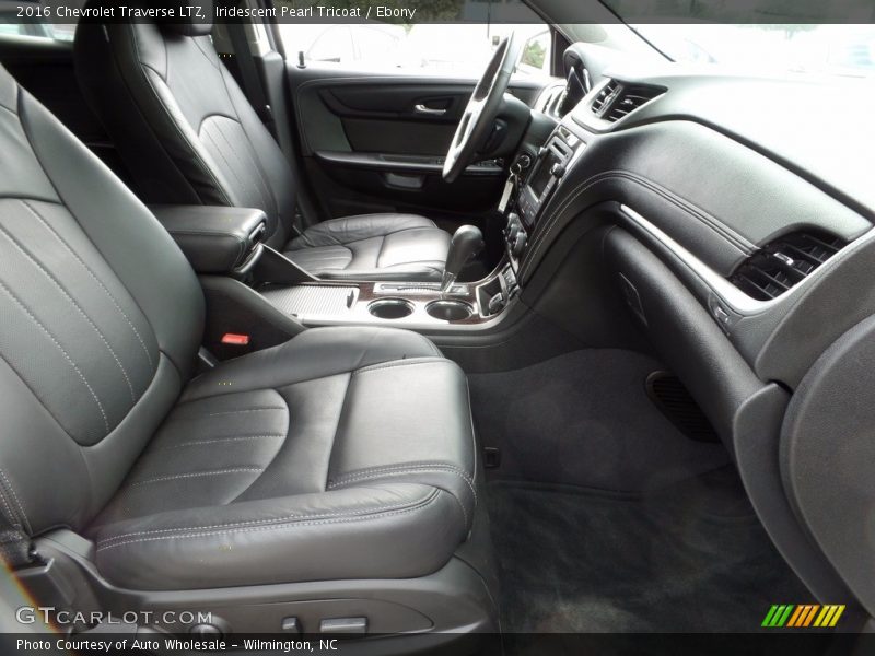 Iridescent Pearl Tricoat / Ebony 2016 Chevrolet Traverse LTZ