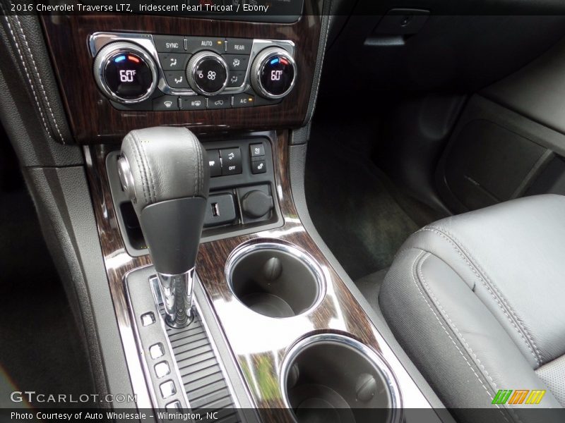Iridescent Pearl Tricoat / Ebony 2016 Chevrolet Traverse LTZ