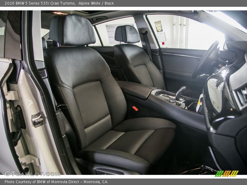 Alpine White / Black 2016 BMW 5 Series 535i Gran Turismo