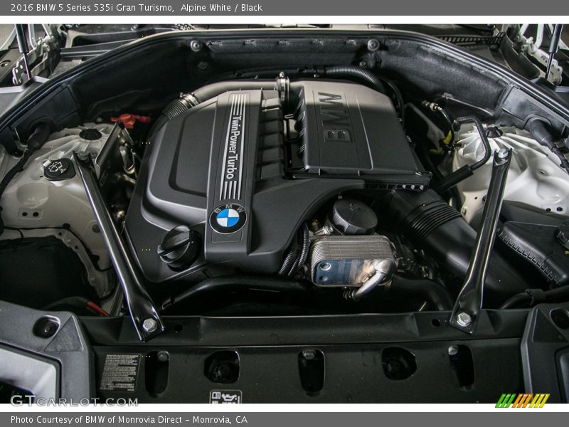 Alpine White / Black 2016 BMW 5 Series 535i Gran Turismo
