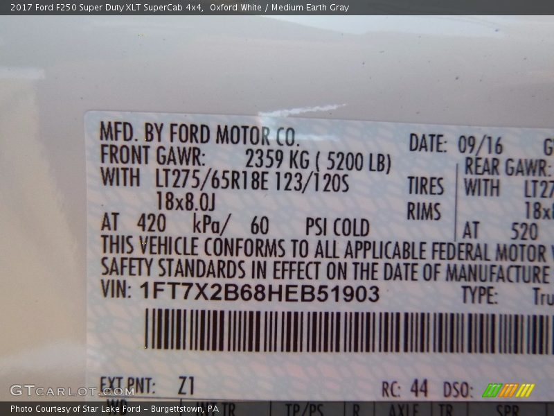 2017 F250 Super Duty XLT SuperCab 4x4 Oxford White Color Code Z1