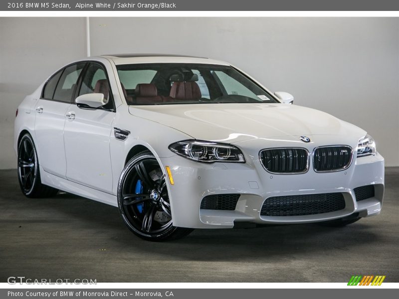 Front 3/4 View of 2016 M5 Sedan