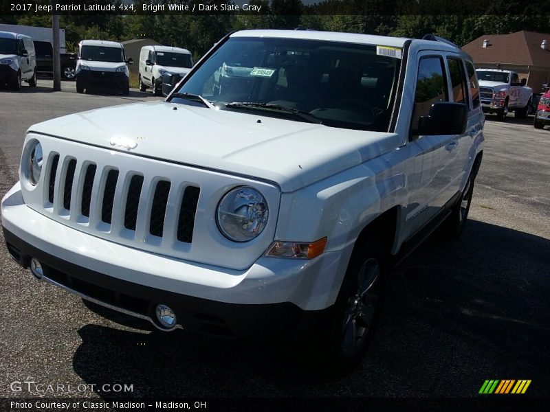 Bright White / Dark Slate Gray 2017 Jeep Patriot Latitude 4x4