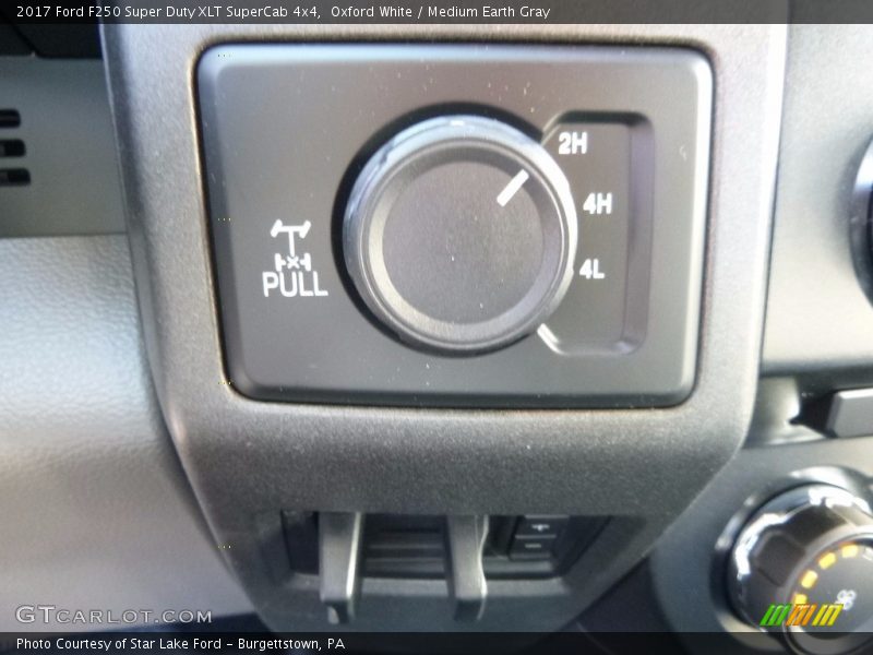 Controls of 2017 F250 Super Duty XLT SuperCab 4x4