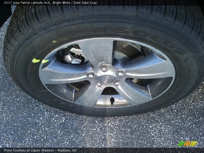 Bright White / Dark Slate Gray 2017 Jeep Patriot Latitude 4x4