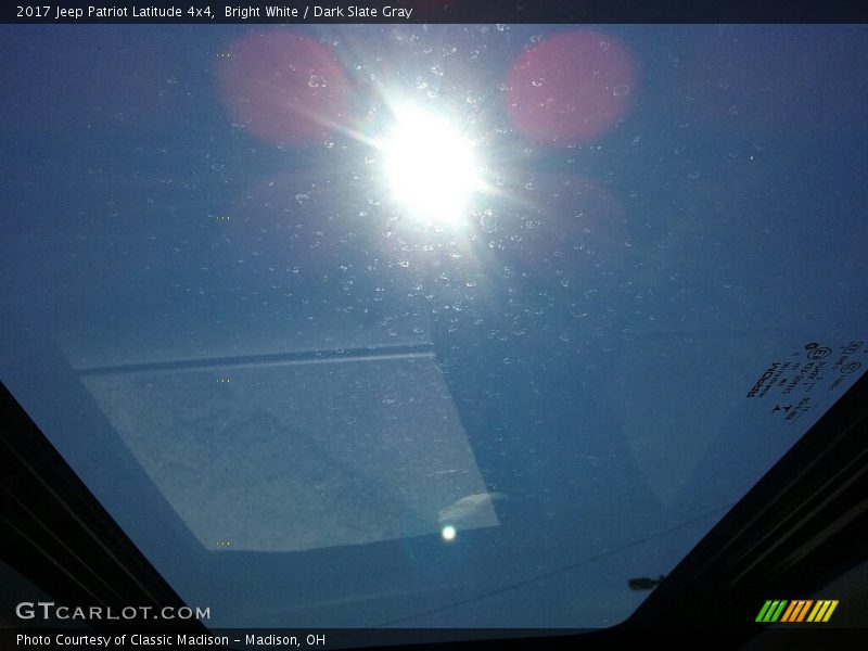Bright White / Dark Slate Gray 2017 Jeep Patriot Latitude 4x4